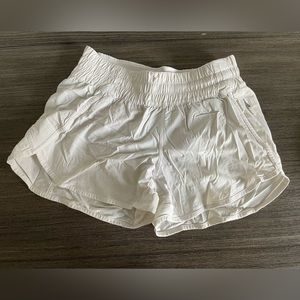 Lululemon Tracker Low-Rise Lined Short 4"